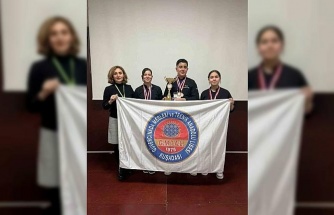 Kuşadası’ndaki okul aşçılık yarışmasında bölge birincisi oldu