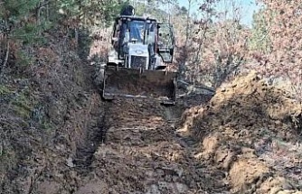 Kuyucak Belediyesi’nden yağışla kapanan yollara hızlı müdahale