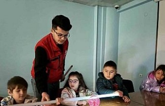 Minikler ’Tesla Bobini’ ile bilimin izini sürdü