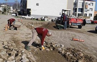 Nazilli’de yol seferberliği, bozulan parkeler yenileniyor