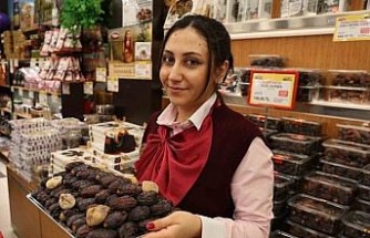 Ramazan ayının sembol ürünü hurma tezgahlardaki yerini aldı