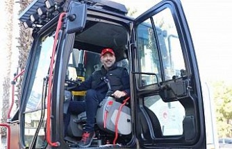 Söke Belediyesi’ne 15 tonluk ekskavatör