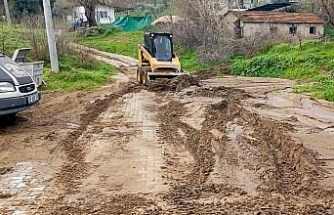 Yağış sonrası belediye ekipleri sahaya indi