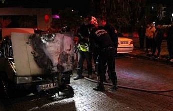 Park halindeki otomobil küle döndü