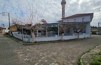 Camide tuvaleti kullandı, notla birlikte para bıraktı