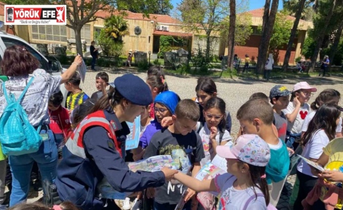 Antik kenti ziyarete gelen öğrencilere hayvan ve doğa sevgisi anlatıldı
