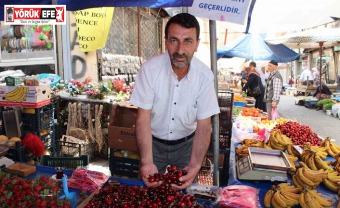 Aydın’da pazar tezgahları kırmızıya boyandı