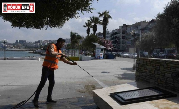 Kuşadası Belediyesi’nin temizlik mesaisi aralıksız sürüyor