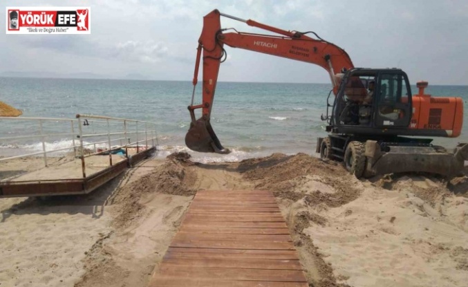 Kuşadası Belediyesi, denizde de engelleri kaldırıyor