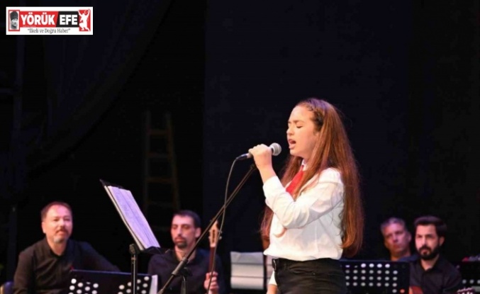 Öğrencilerin 100. yıl konseri ayakta alkışlandı