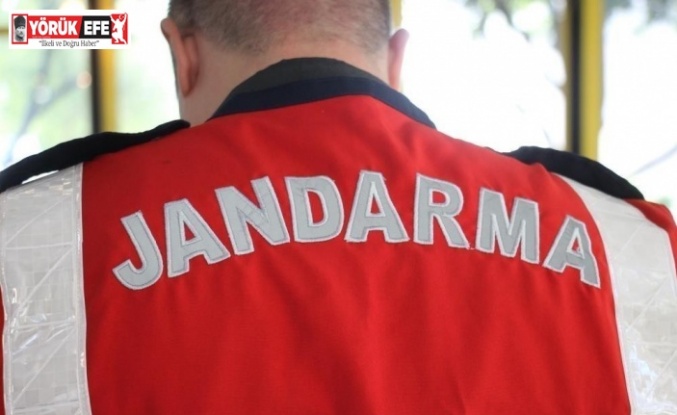 Jandarma şüphesinde haklı çıktı, şahısların üzerlerinden uyuşturucu madde ele geçirildi