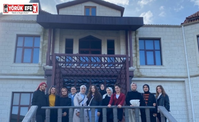 Yurtta kalan öğrenciler Adnan Menderes Müzesi’ni gezerek stres attı