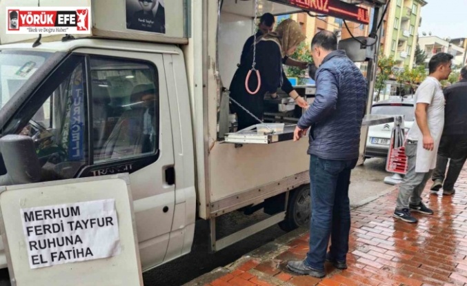 Kuşadası’nda Ferdi Tayfur’un hayranı, bin kişilik lokma döktürdü