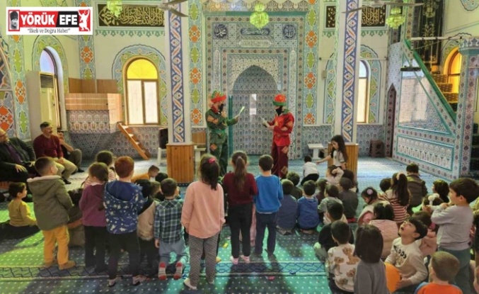 Köşk Müftülüğü camiyi oyun parkına çevirdi, mihrapta imam yerine Hacivat-Karagöz yer aldı