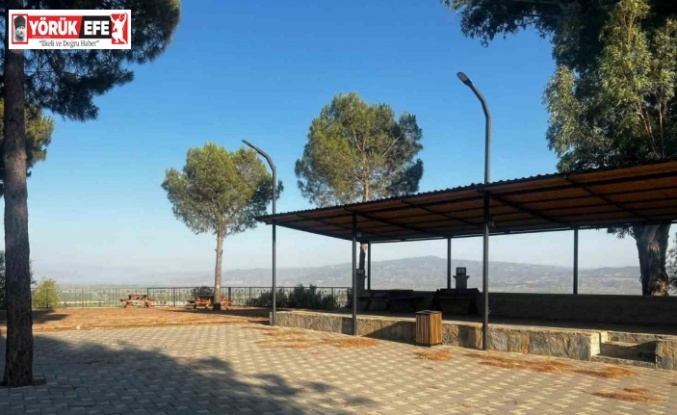 Mahalle muhtarı mesire alanındaki çöplere isyan etti