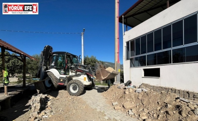 Buharkent’te yol genişletme çalışmaları sürüyor