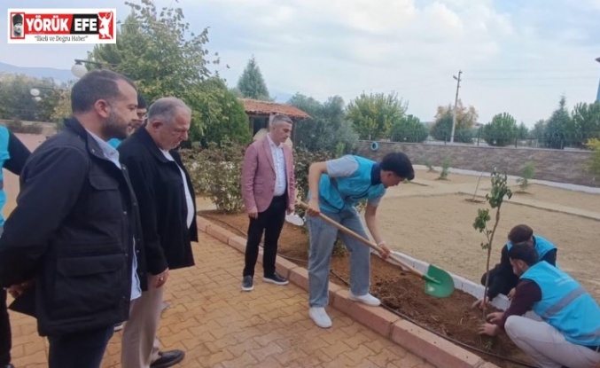 Karacasu Belediyesi’nden öğrenci yurdu bahçesine yeşil dokunuş