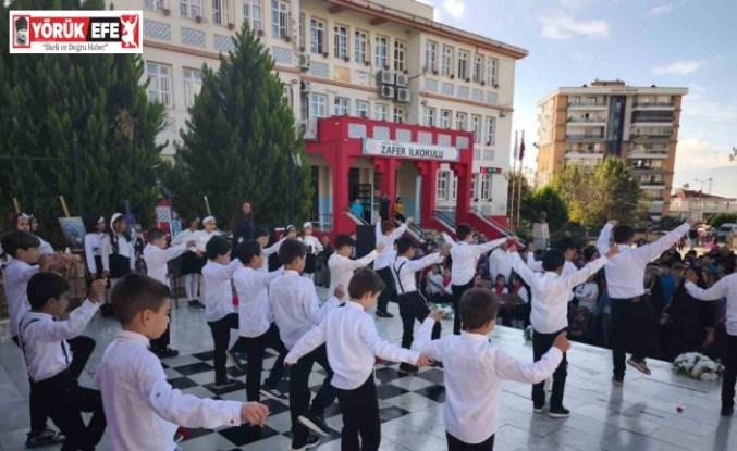 Nazilli’de öğretmenlerden zeybekli Kutlama