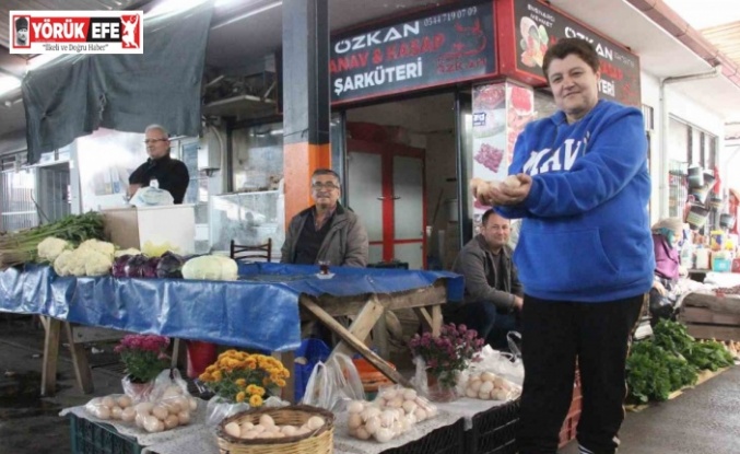 Acısını çalışarak hafifletiyor