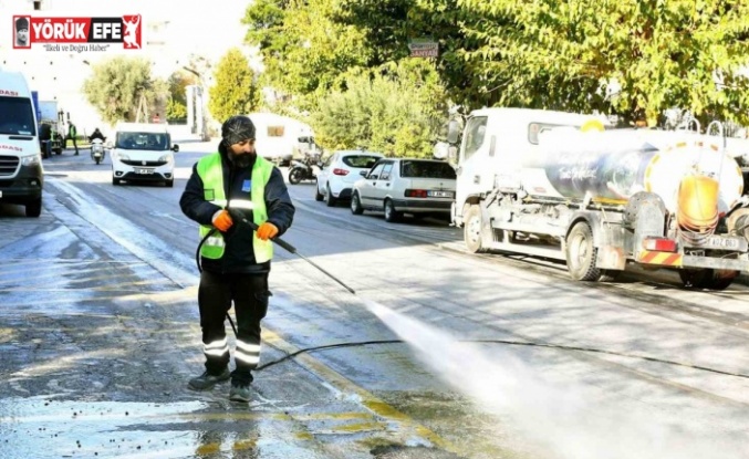 Kuşadası Belediyesi’nden detaylı temizlik çalışması