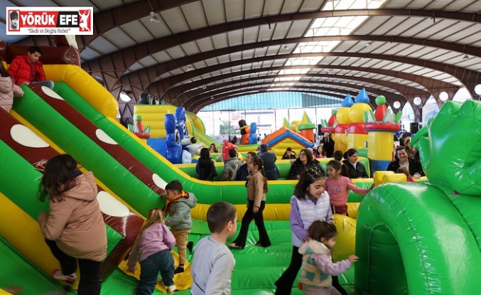 BAŞKAN KIVRAK ÇOCUKLARI KARNE ŞENLİĞİ’YLE SEVİNDİRDİ