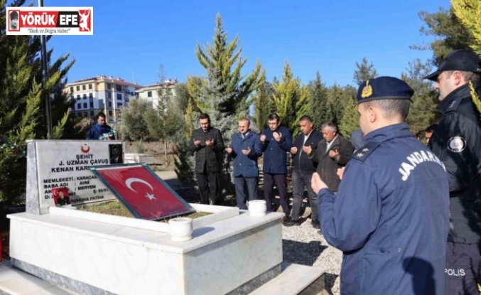 Karacasulu şehit Karabacaklı mezarı başında anıldı