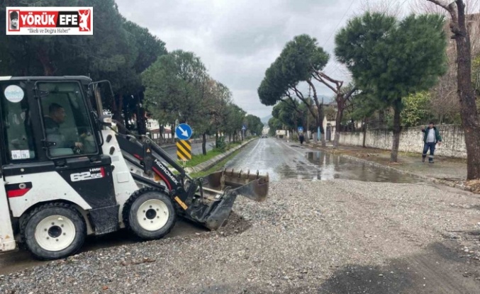 Söke Belediyesi ekipleri sağanak yağış için sahada seferber oldu