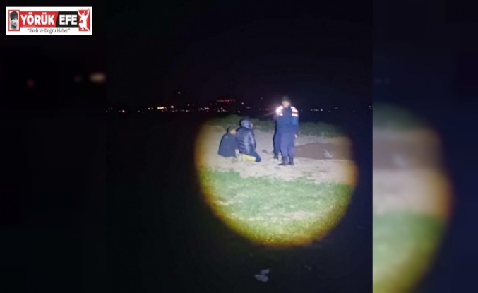 Türbede kaçak kazı yapan 7 şahıs suçüstü yakalandı