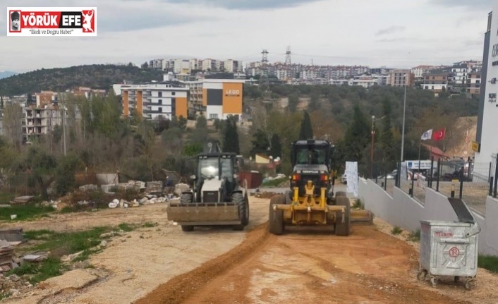Büyükşehir Belediyesi, Kuşadası’nın yollarını yenilemeyi sürdürüyor
