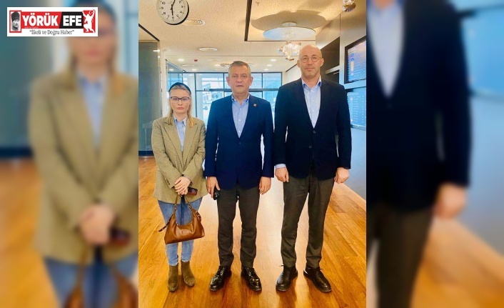 CHP Genel Başkanı Özel Ortaklar çöp şişini es geçmedi