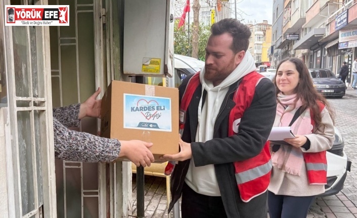 Efeler’de vatandaşlara gıda desteği