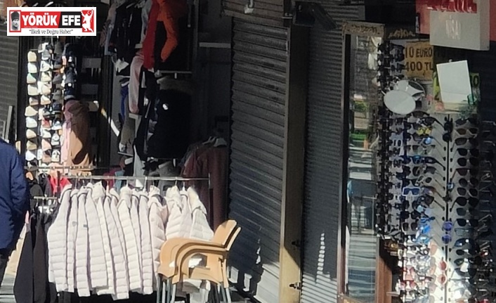 Kuşadası’nda kuyumcu soygununa "kepenk" engeli