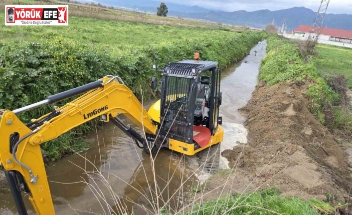 Yenipazar’da yağış sonrası yol bakım ve parke çalışmaları sürüyor