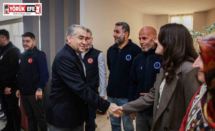 ADÜ İktisadi İşletme Müdürlüğü personeline Ramazan Ayı dolayısıyla alışveriş kartı verildi