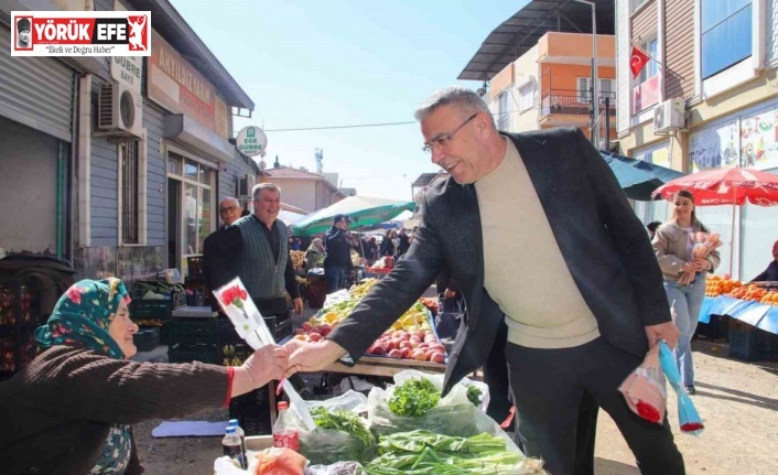 Başkan Güler’den kadınlara çiçekli jest