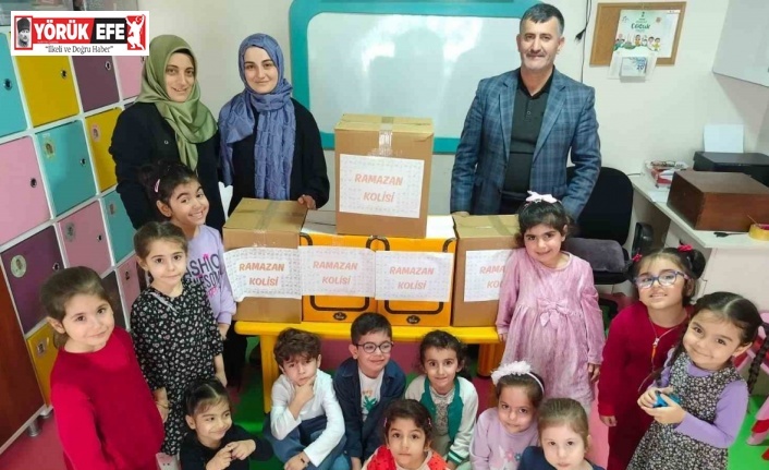 Efeler’de minikler Sakal-ı Şerif’i ziyaret etti