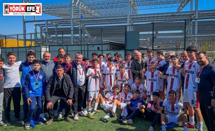 İncirliova Belediyespor U-15 takımı, şampiyonluğunu ilan etti
