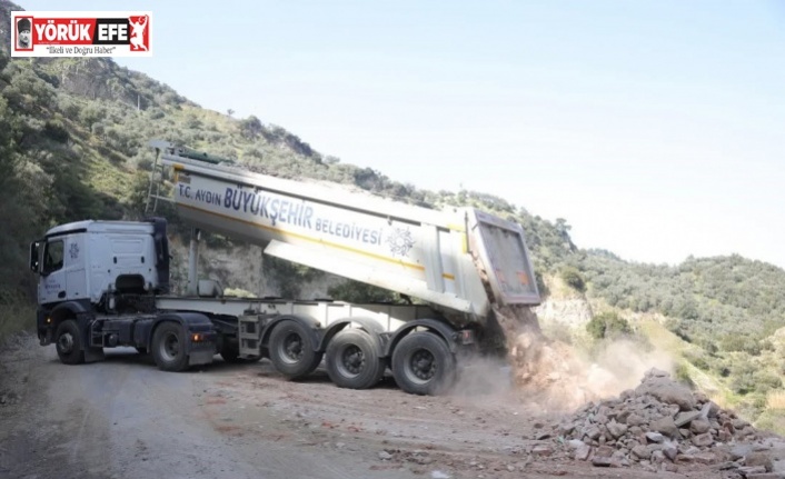 İncirliova’da çökme yaşanan yolda çalışmalar sürüyor