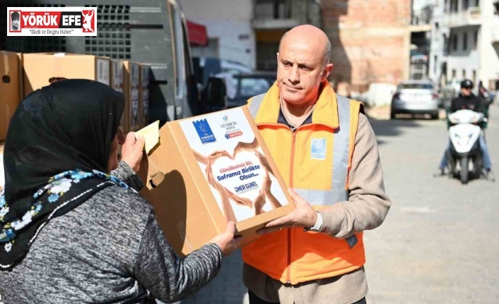 Kuşadası Belediyesi’nden 3 bin 500 aileye Ramazan yardımı