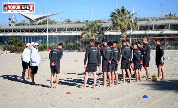 Plaj Futbolu Milli Takımı kamp için Kuşadası’nda